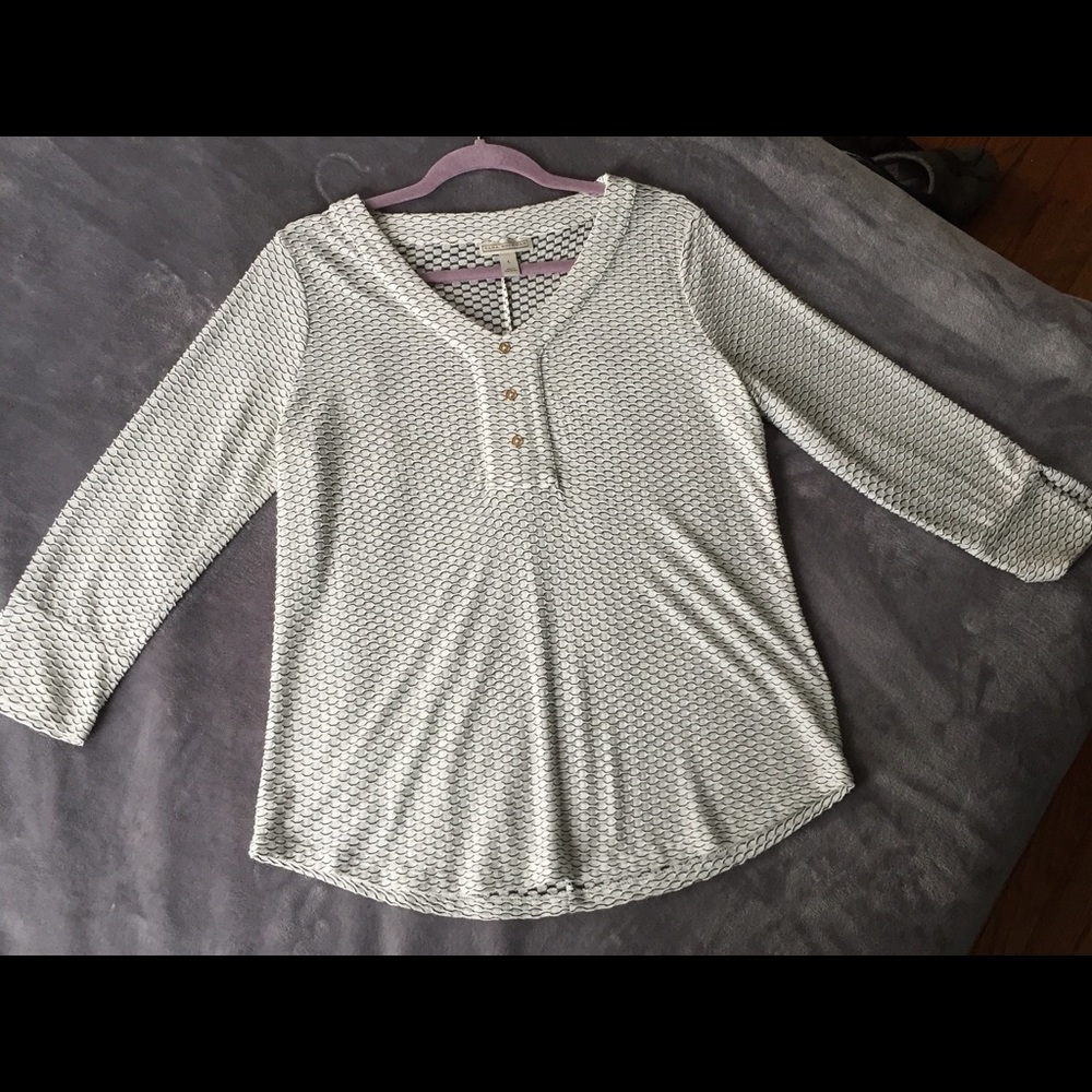 Long sleeve Dana Buckman Blouse.